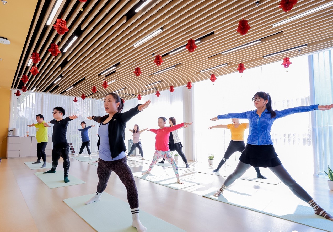 中国最大有机农场_中国大型农场机械视频_中国农场机械化